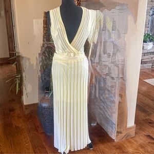 Elegant Yellow Pleated Dress